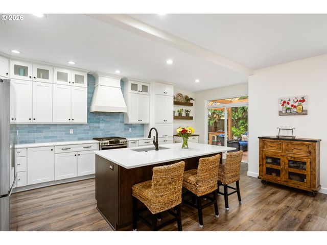 19485 Hummingbird Loop, Oregon City, OR 97045
