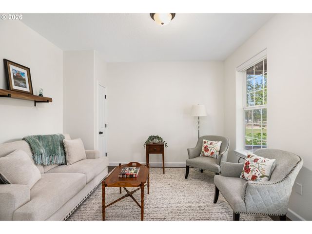 19485 Hummingbird Loop, Oregon City, OR 97045