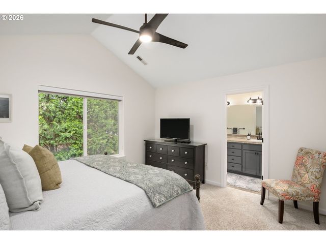19485 Hummingbird Loop, Oregon City, OR 97045