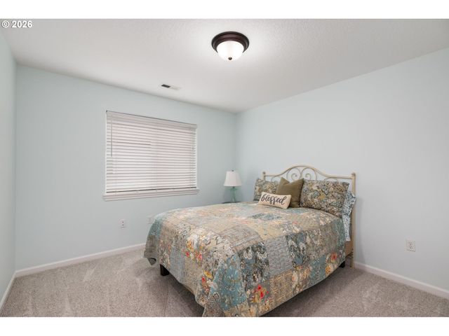 19485 Hummingbird Loop, Oregon City, OR 97045