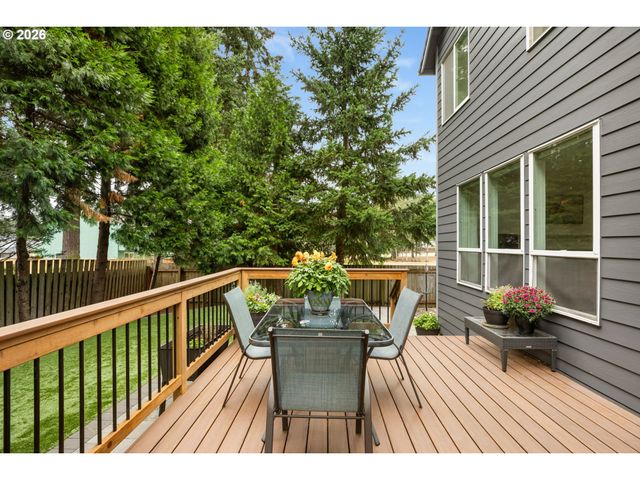 19485 Hummingbird Loop, Oregon City, OR 97045