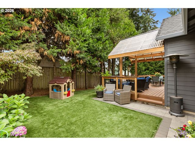 19485 Hummingbird Loop, Oregon City, OR 97045