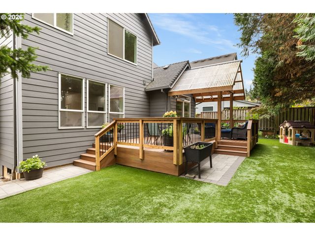 19485 Hummingbird Loop, Oregon City, OR 97045