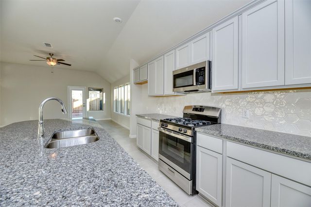 21111 Sunlight Grove Drive, Bonney, TX 77583