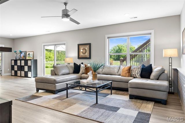 9 Keeney Creek Court, O'fallon, MO 63367