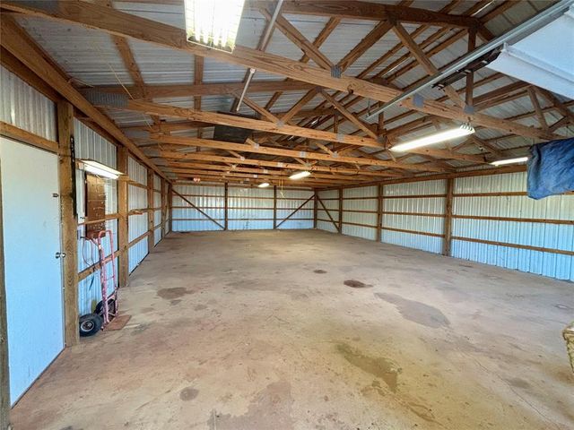 18186 W Charter Oak Road, Cashion, OK 73016