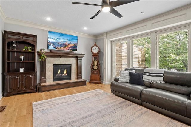 5211 Kenton Street, Shawnee, KS 66226