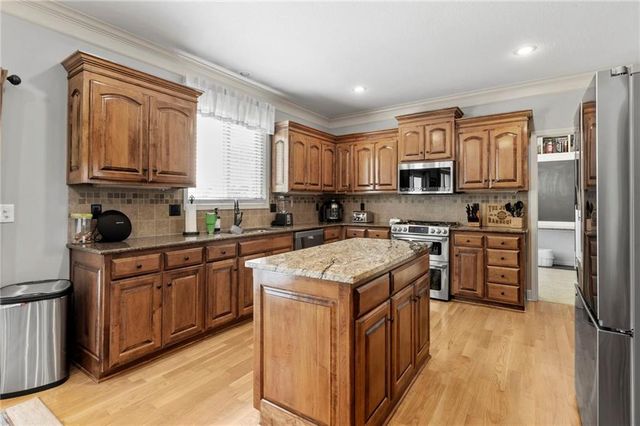 5211 Kenton Street, Shawnee, KS 66226