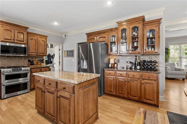 5211 Kenton Street, Shawnee, KS 66226