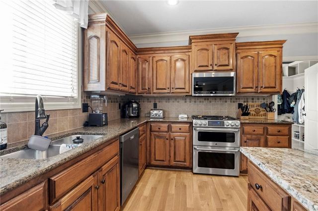 5211 Kenton Street, Shawnee, KS 66226