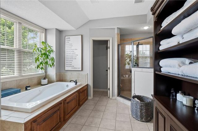 5211 Kenton Street, Shawnee, KS 66226