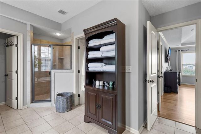 5211 Kenton Street, Shawnee, KS 66226