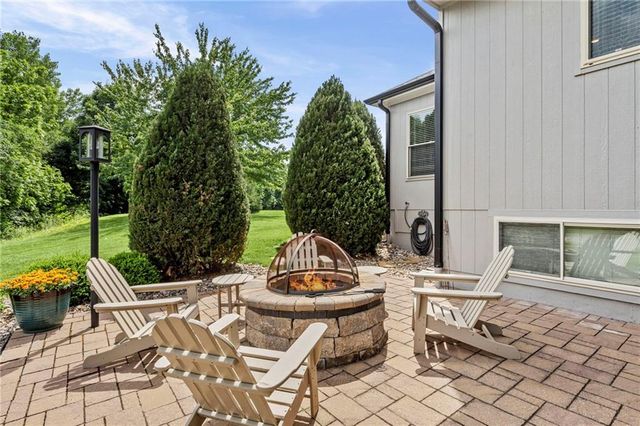 5211 Kenton Street, Shawnee, KS 66226