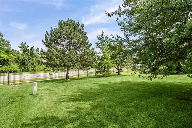5211 Kenton Street, Shawnee, KS 66226
