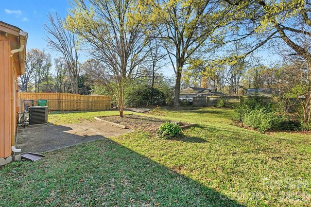 5212 Barrington Drive, Charlotte, NC 28215