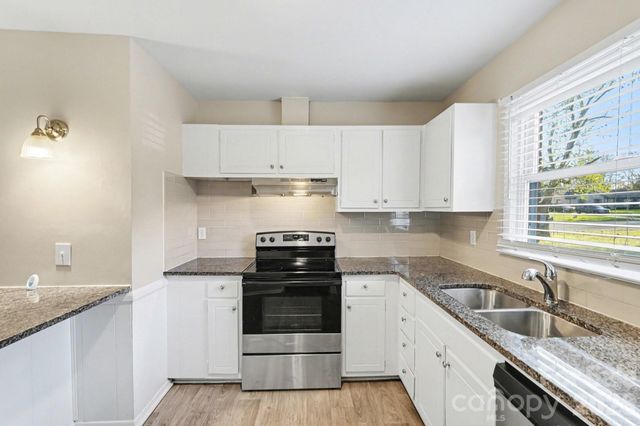 5212 Barrington Drive, Charlotte, NC 28215