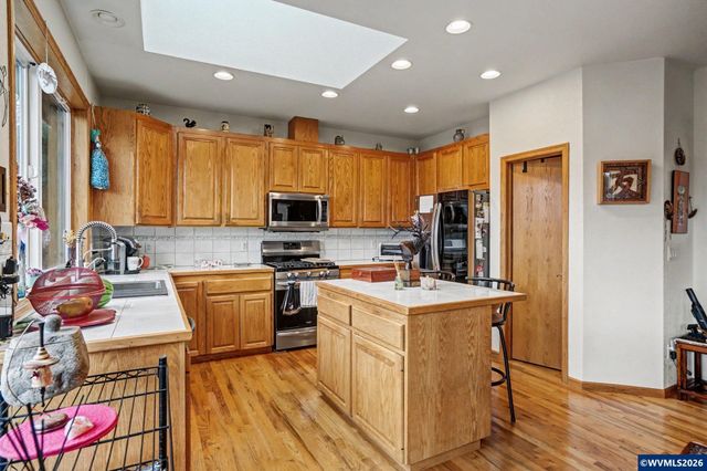 3393 NW Summerhill Pl, Albany, OR 97321