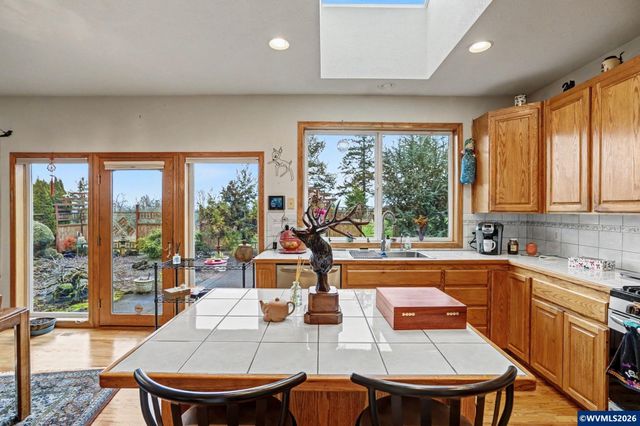 3393 NW Summerhill Pl, Albany, OR 97321