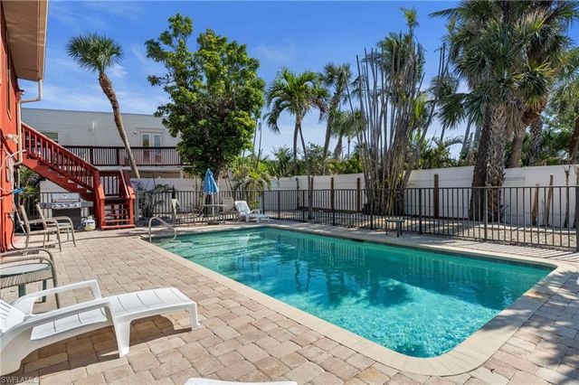 210 Miramar ST, Fort Myers Beach, FL 33931