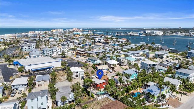 210 Miramar ST, Fort Myers Beach, FL 33931