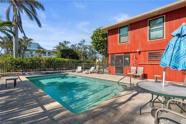 210 Miramar ST, Fort Myers Beach, FL 33931