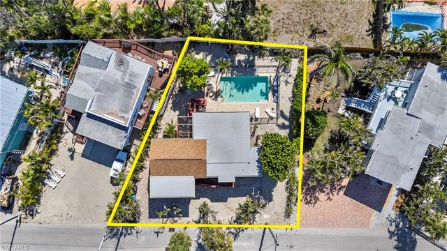 210 Miramar ST, Fort Myers Beach, FL 33931