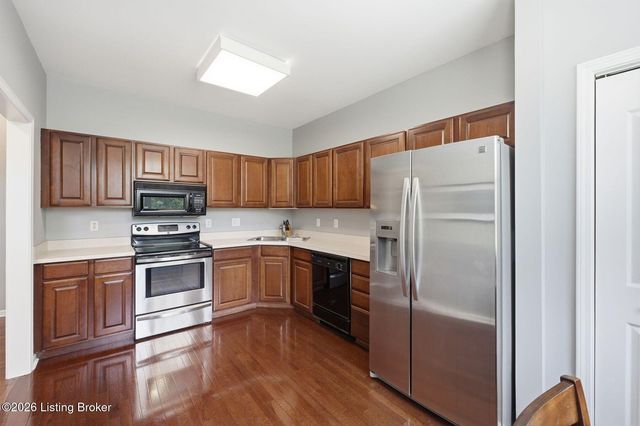 1102 Nursery Ct, Louisville, KY 40243