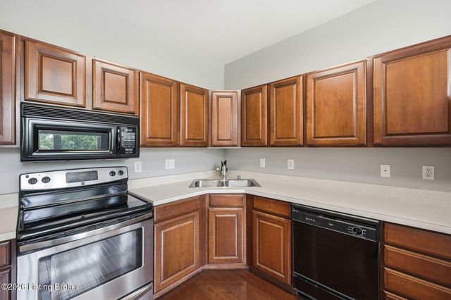 1102 Nursery Ct, Louisville, KY 40243