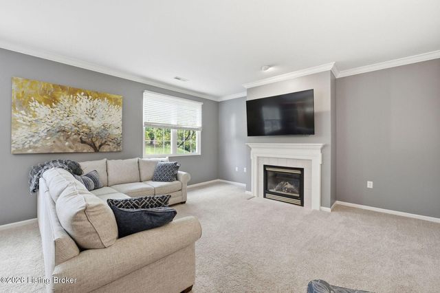 1102 Nursery Ct, Louisville, KY 40243
