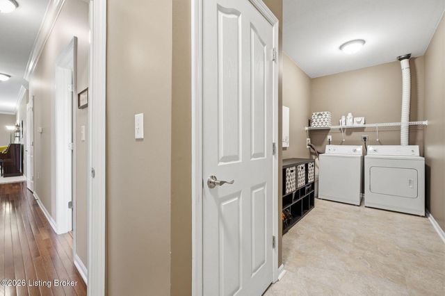 1102 Nursery Ct, Louisville, KY 40243