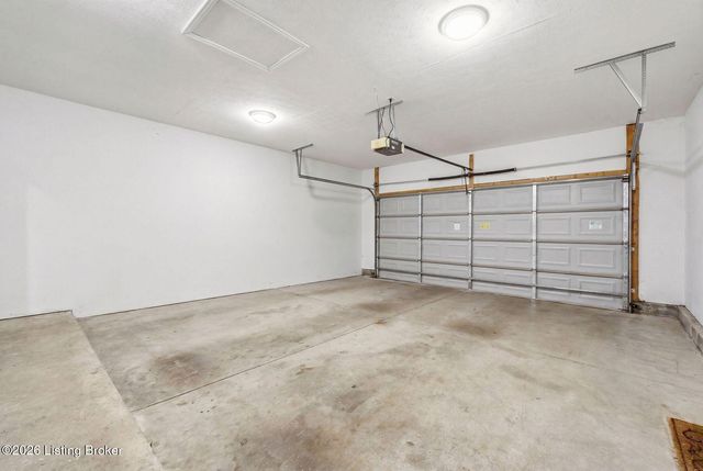 1102 Nursery Ct, Louisville, KY 40243
