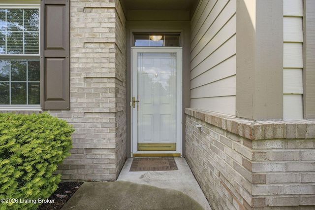 1102 Nursery Ct, Louisville, KY 40243