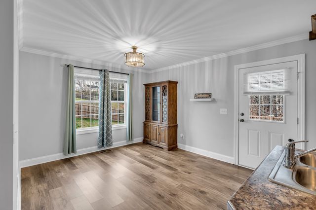 692 Milky Way Dr, Pulaski, TN 38478