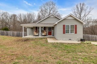 692 Milky Way Dr, Pulaski, TN 38478