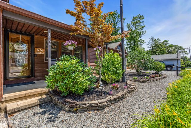 1734 Lakeside Drive S, Forked River, NJ 08731