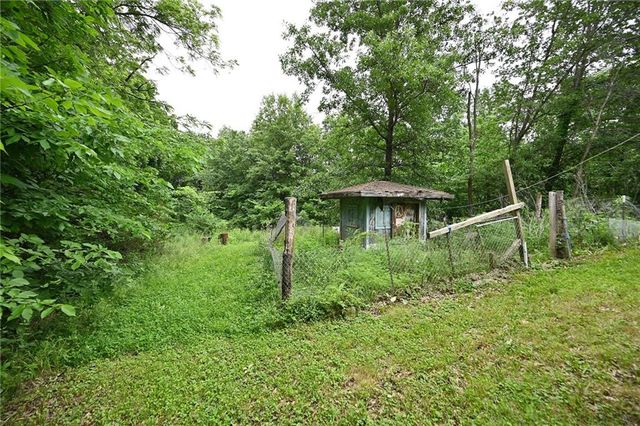 330 SE 240th Street, Plattsburg, MO 64477