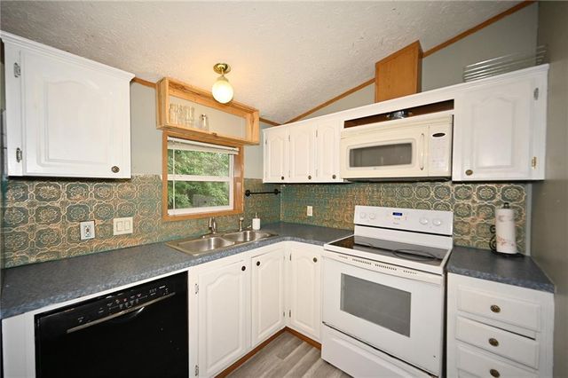 330 SE 240th Street, Plattsburg, MO 64477