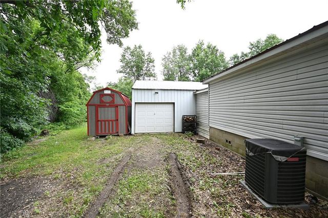 330 SE 240th Street, Plattsburg, MO 64477