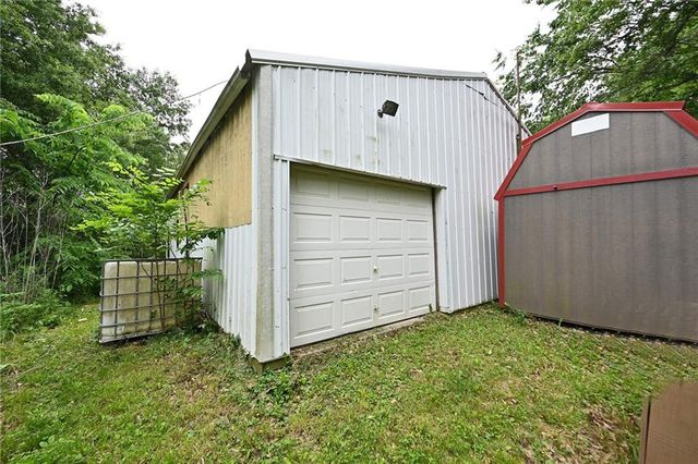 330 SE 240th Street, Plattsburg, MO 64477