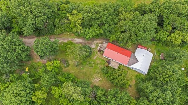 330 SE 240th Street, Plattsburg, MO 64477