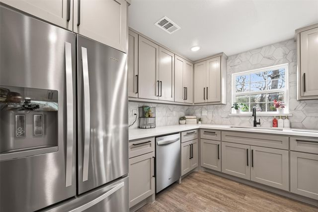 1047 Dungens Mill Road, Columbus, TX 78934