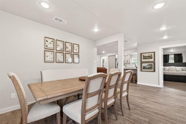 1047 Dungens Mill Road, Columbus, TX 78934