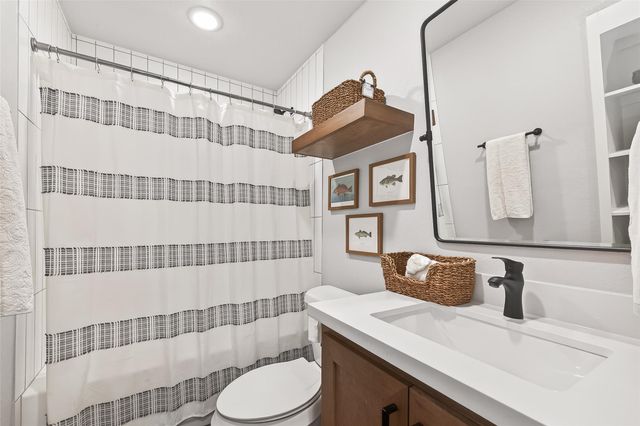 1047 Dungens Mill Road, Columbus, TX 78934