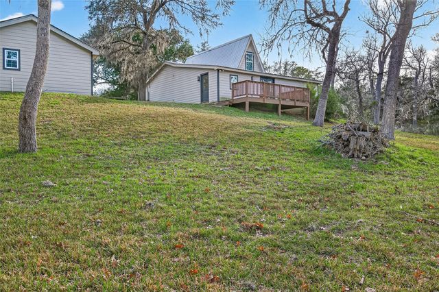 1047 Dungens Mill Road, Columbus, TX 78934