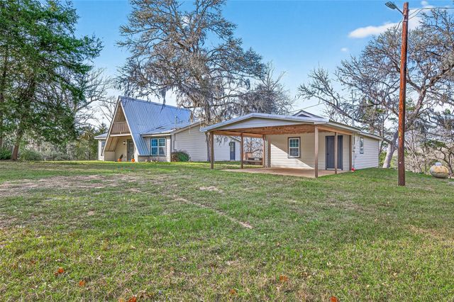 1047 Dungens Mill Road, Columbus, TX 78934