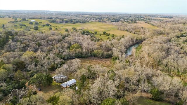 1047 Dungens Mill Road, Columbus, TX 78934