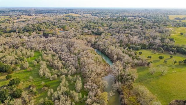 1047 Dungens Mill Road, Columbus, TX 78934