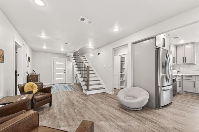 1047 Dungens Mill Road, Columbus, TX 78934