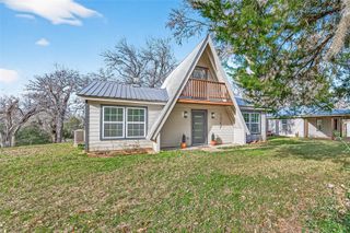 1047 Dungens Mill Road, Columbus, TX 78934