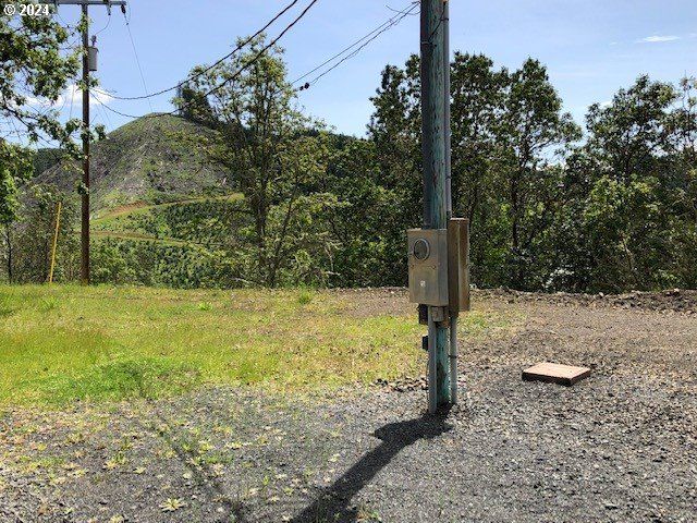 5956 BUCKHORN Rd, Roseburg, OR 97470